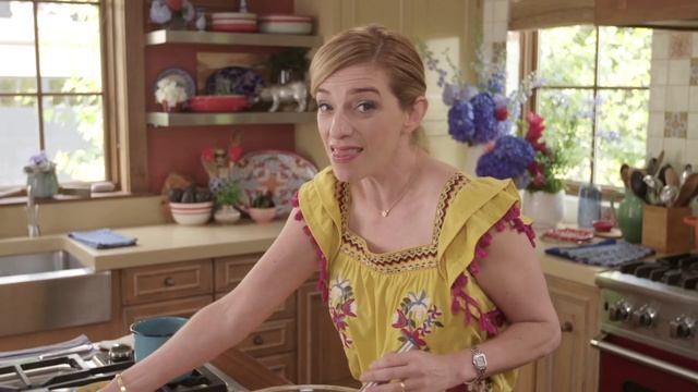 Pati Jinich - Dulce de Leche Caramel Cinnamon Chocolate Pecan Pie смотреть онлайн