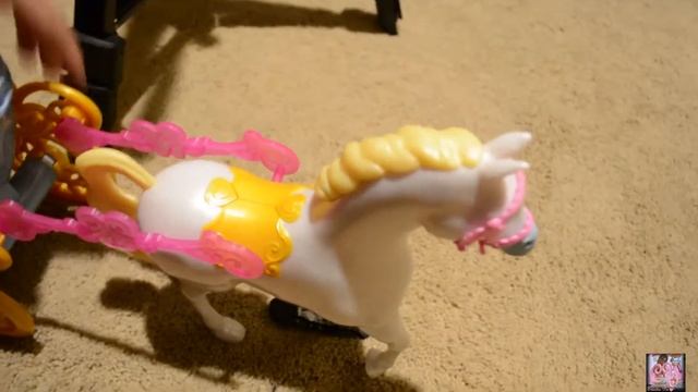 Disney Princess Cinderella s Magical Transforming Carriage смотреть онлайн