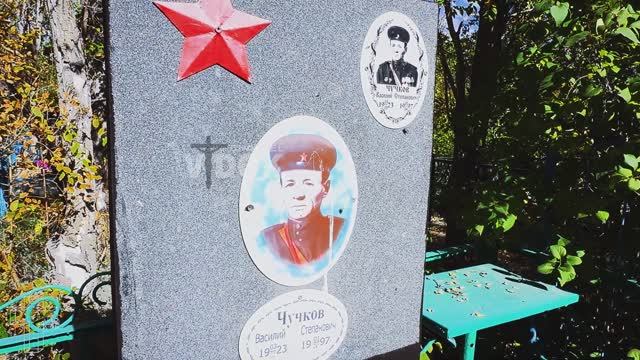 ТУТ МНОГО ВОЕННЫХ ЗАХОРОНЕНО! КЛАДБИЩЕ смотреть онлайн