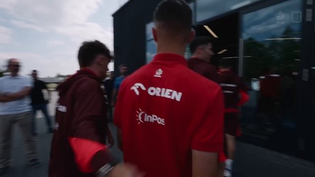 DOJRZEWANIE, DACHOWANIE I GWAŁTOWNE HAMOWANIE. Trzeci vlog z przygotowań do EURO 2024 смотреть онлайн