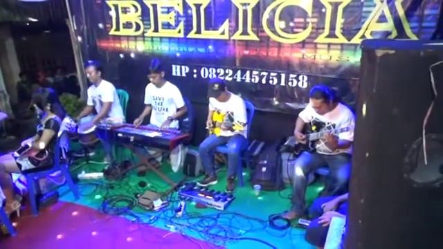 Permata yoyok ISTRI SOLEHA NEW BELICIA live sumberwuluh dawarblandong смотреть онлайн