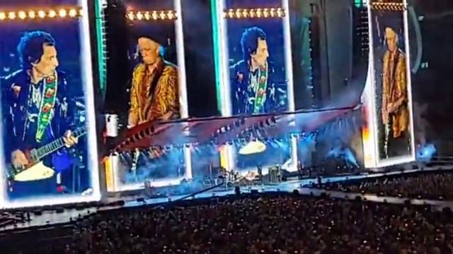 The Rolling Stones - Street Fighting Man, Live 2021 opening night смотреть онлайн