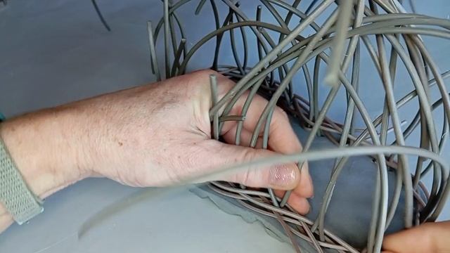 Веревочка из  трёх ротангом