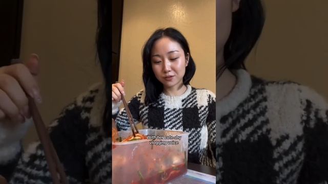 Christmas came with fresh gutjeori kimchi🎄 #koreanfood #kimchi #mukbang смотреть онлайн