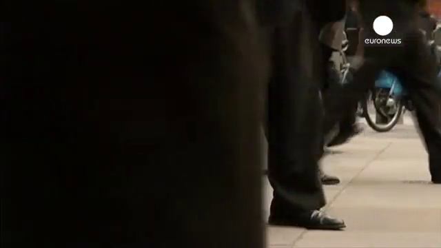 RBS, Londra vende una prima quota ai privati. In perdita - economy смотреть онлайн