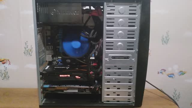 МАЙНИНГ GTX 1050  2GB    и  AMD HD 7870  2GB