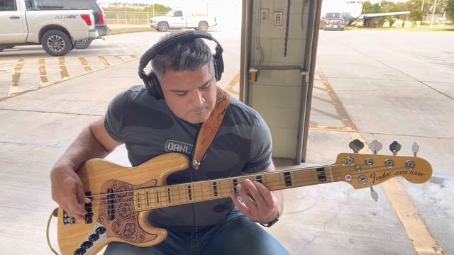 Feels So Good - Chuck Mangione - Bass Cover смотреть онлайн