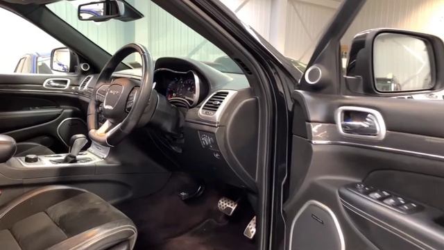 2016 Jeep Grand Cherokee SRT 8 Walk Around смотреть онлайн