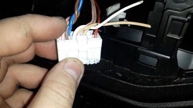 Lada_XRAY_как_снять_и_установить_магнитолу смотреть онлайн