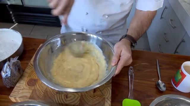 Kombuis - Chef Dino - Griekse Joghurt-piesangbrood - 9 Des 2016 смотреть онлайн