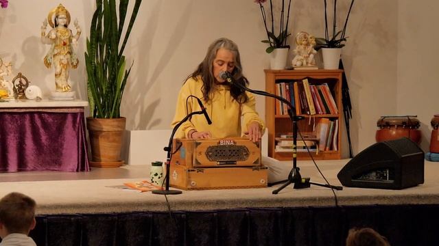 Satsang "Gayatri" mit Gauri - Yoga Vidya Live, 02.02.2024, 07:00 Uhr смотреть онлайн