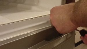 Как установить двери холодильника индезит