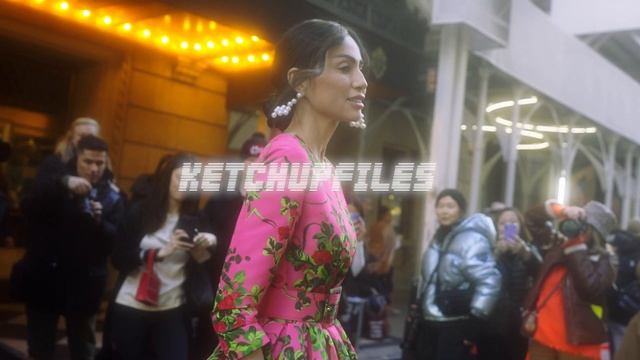 Guest Street Style Carolina Herrera New York Fashion Week FW23 Show смотреть онлайн