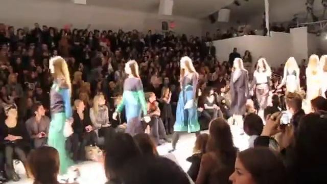 Jill Stuart Fall 2011 Runway Show Finale смотреть онлайн