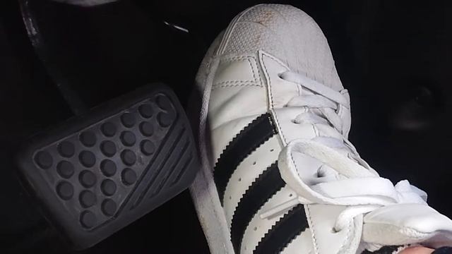 Sneaker Pedal Pumping 186