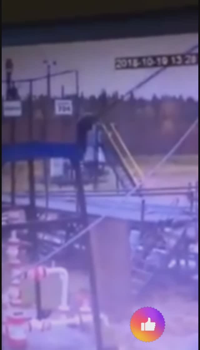 Помбур решил полететь на Луну😂 смотреть онлайн