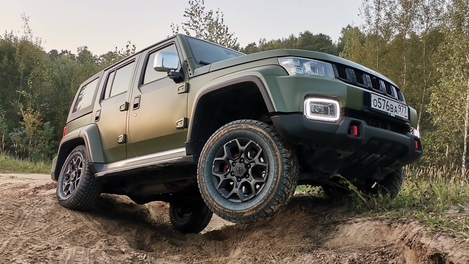 Тест дизельного BAIC BJ40 TD: велика ли разница с бензиновым? смотреть онлайн