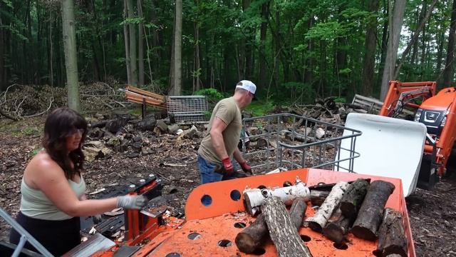 All Wood Log Splitter and Splitting Table! The Perfect Pair? смотреть онлайн