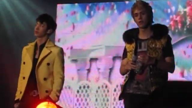 Dongwoon drinks while Kikwang stones (MULA) смотреть онлайн