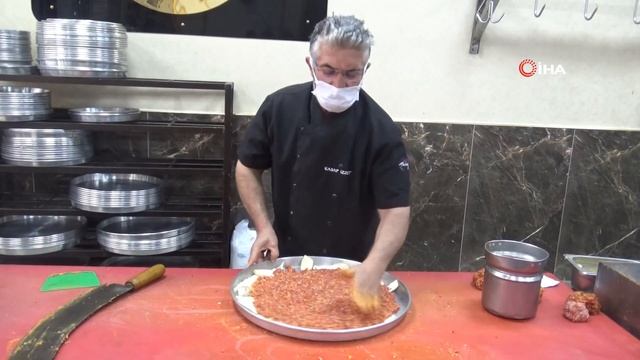 İftar Sofralarında "Kilis Tava" Lezzeti смотреть онлайн