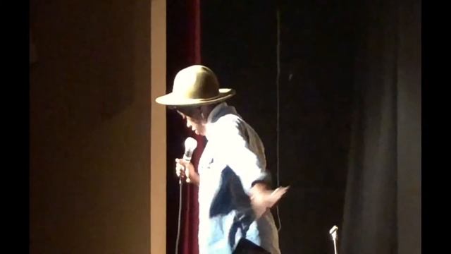 Comedian Allison Moore - Braces смотреть онлайн