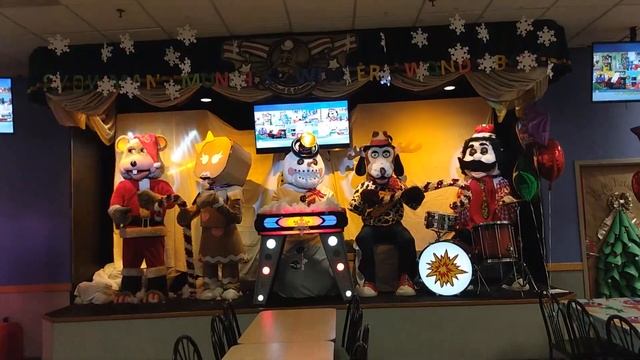 Chuck E  Cheese - Holiday Medley 2020 (Deptford, NJ)