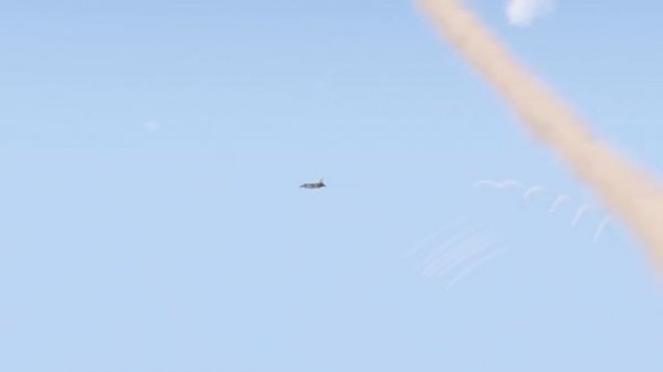 First Footage of F-16 Air Combat in Ukraine! Hero Pilot Shoots Down Russian Su-57 Felon