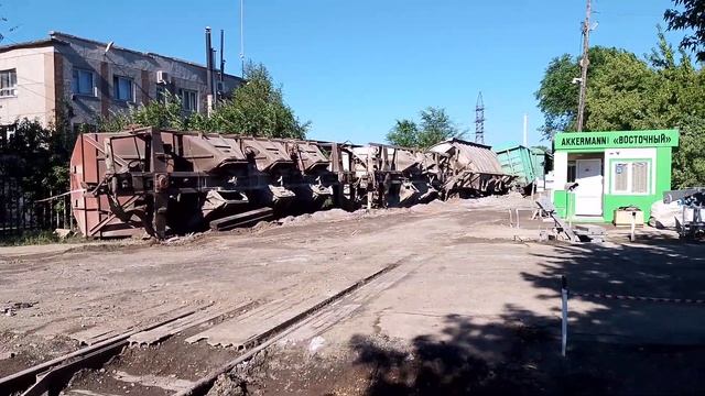 Оренбургская область, город Новотроицк ЧП на железнодорожном переезде. смотреть онлайн