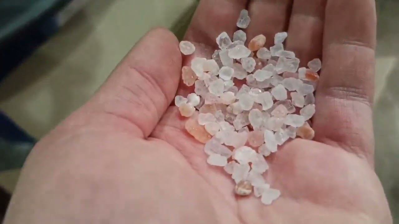 видео рассева на вибросите СВН 1,0Н соль сетка 5мм и 2,5мм Vibromash.com, 8-800-500-40-02, смотреть онлайн