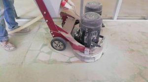 Шлифовка брекчии из мрамора мозаично-шлифовальной машиной Linolit® 670.