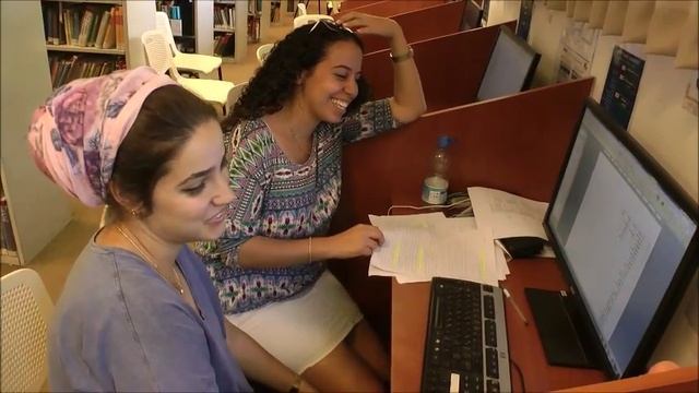 טובה קוטינסקי- ראש המחלקה להסבת אקדמאים смотреть онлайн
