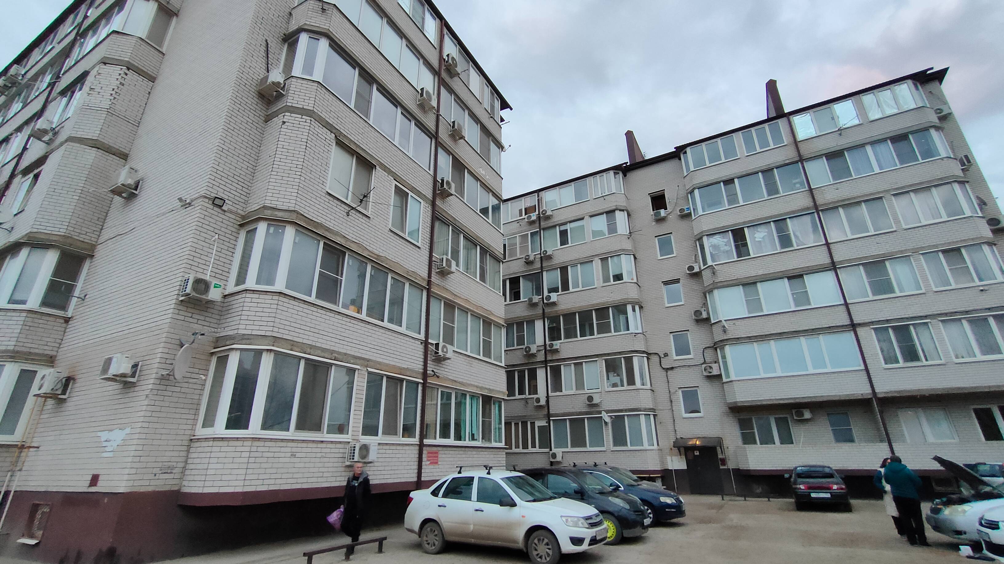 Квартира в районе ул. Птера Метальникова, 15 минут до трамвая.