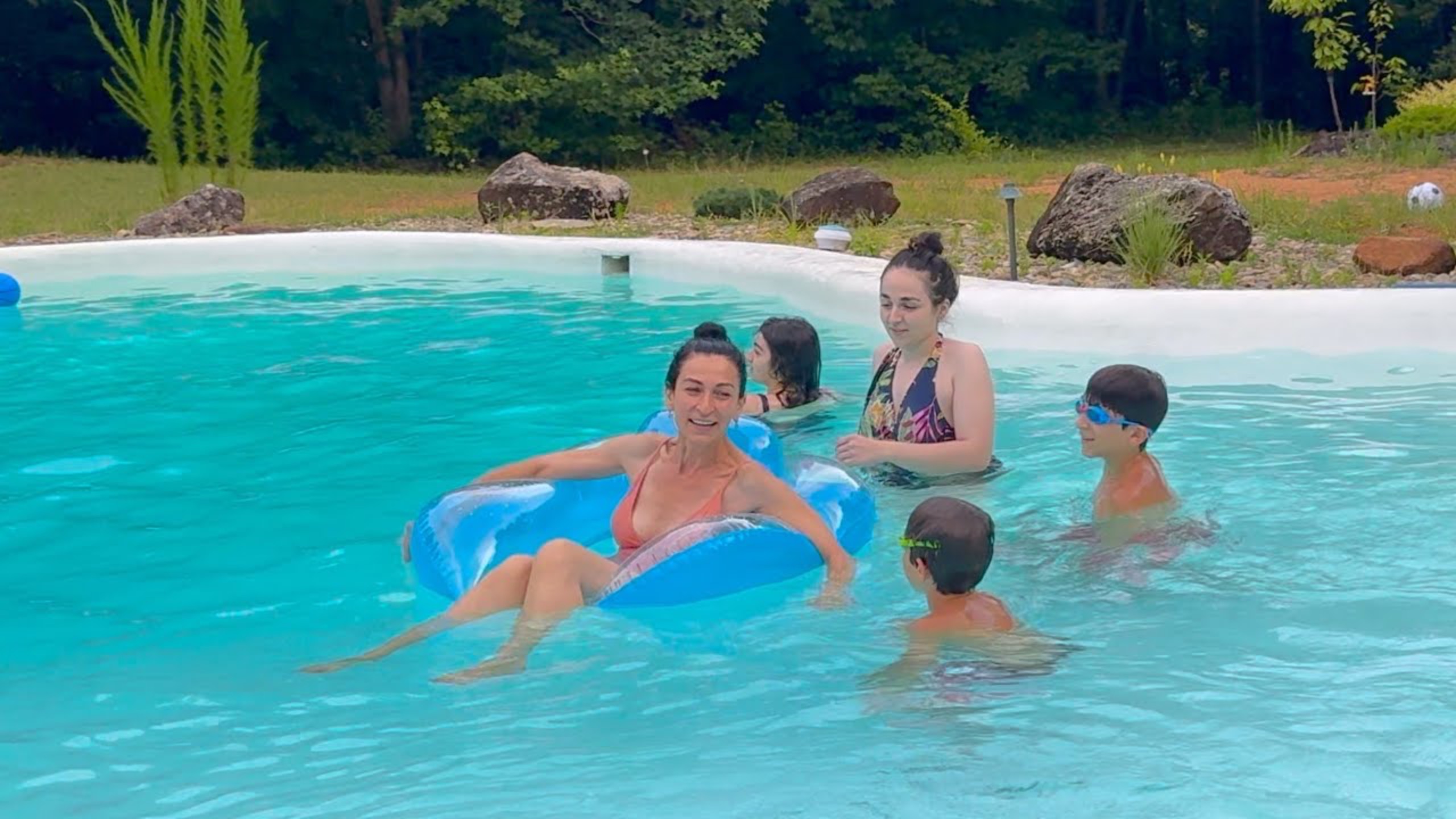 Мебель для Террасы | Купаемся в Бассейне | Покупки из Амазона 🛒 | Семейный Влог Эгине смотреть онлайн