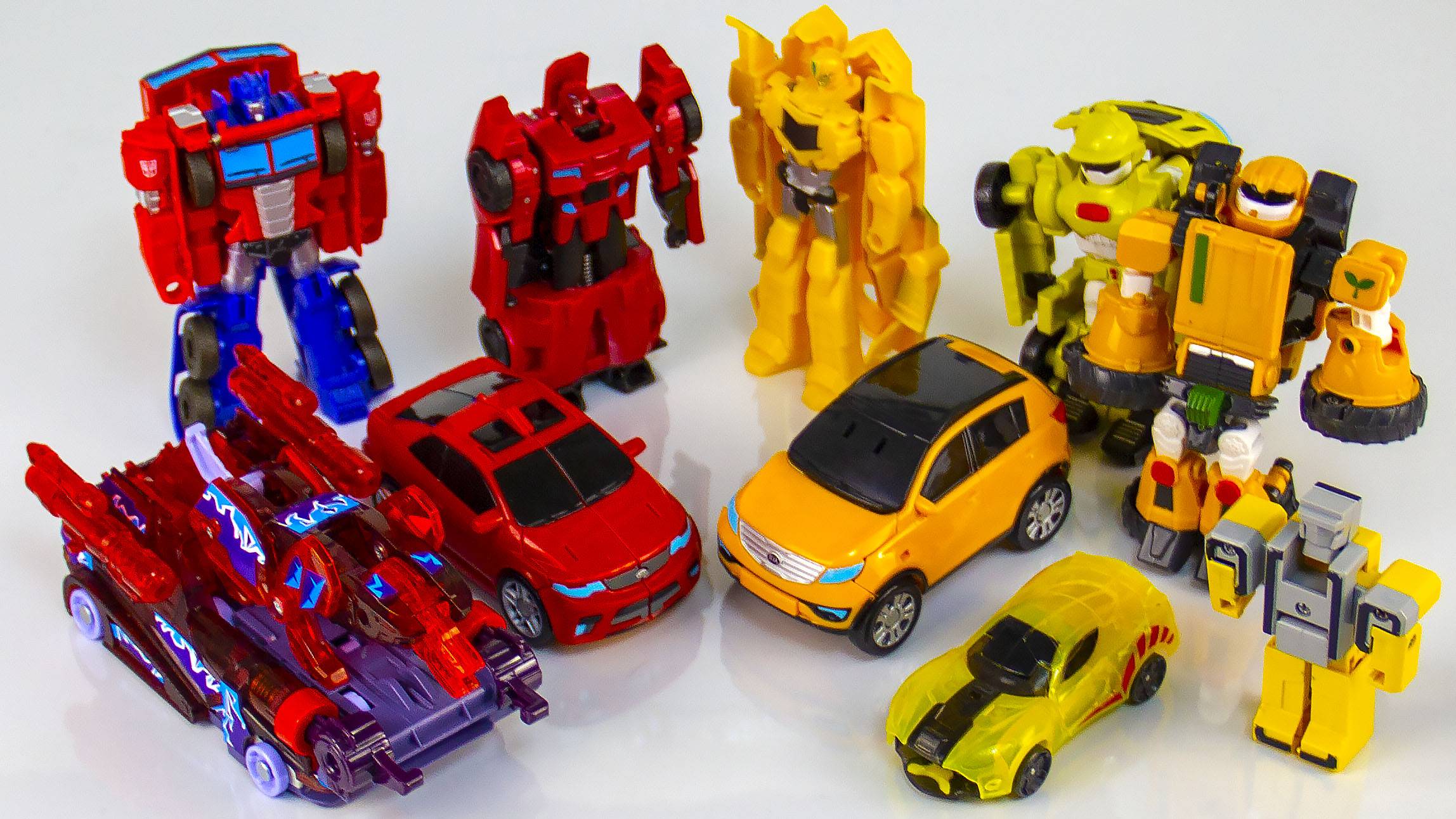 Сборник мультиков - Красные Роботы против желтых Трансформеров! Видео с игрушками для детей. смотреть онлайн