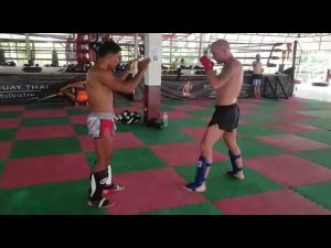Фрагмент тренировки по тайскому боксу (сборы в Таиланде)