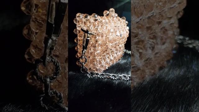 Сумка из хрустальных бусин смотреть онлайн