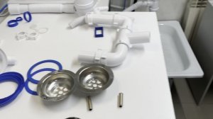 Установка двойных многоуровневых сифонов с переливом, отводом и сливом А-40092 и А-50092 на мойку.