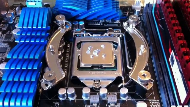 Lunaris2142 teste le Noctua NH-U12Pse2 смотреть онлайн