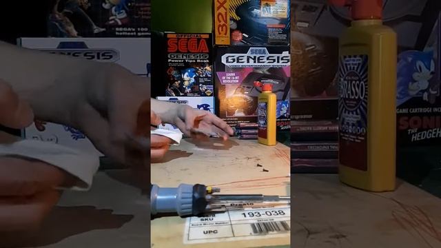 How to clean a Sega Genesis Cartridge/Game смотреть онлайн