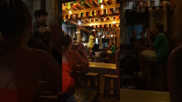Reggae Singer in Gili T Indonesia | This Man Can Sing смотреть онлайн