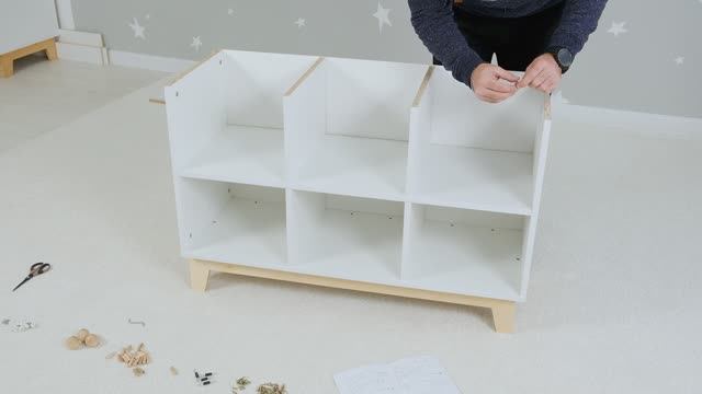 Видеоинструкция по сборке: Стеллаж детский «Лео 6» смотреть онлайн