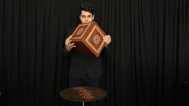 Vanishing & Appearing Dove Cage in a Cube by www.toramagicshop.com смотреть онлайн