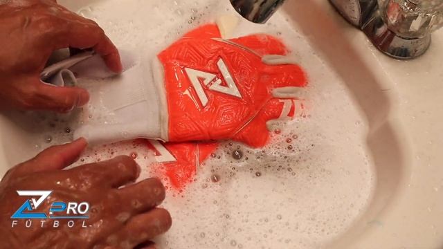 How to wash goalkeeper gloves very fast and save money смотреть онлайн