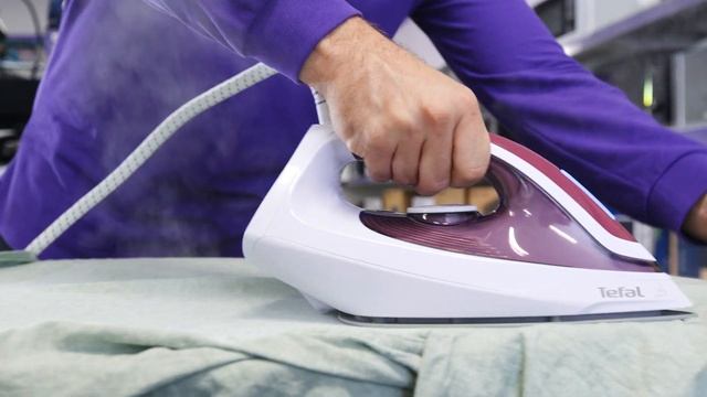 TEFAL Express Essential SV6110 Steam Generator Iron - Quick Look смотреть онлайн