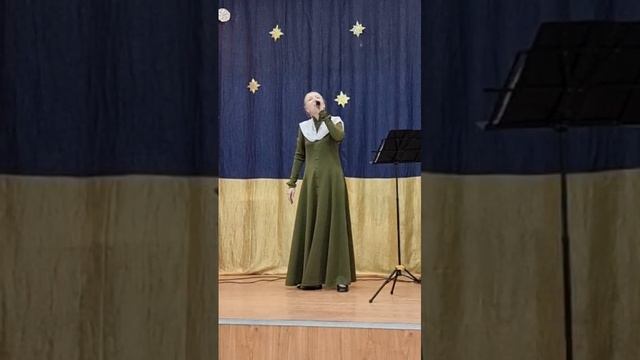 «Потеряла утром я одну серёжку» (муз. С. Белоголова, сл. С. Ковалёвой) смотреть онлайн