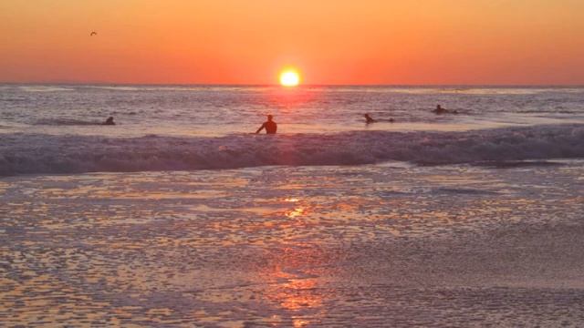Sunset at the Ritz Cove in Monarch Beach, California смотреть онлайн