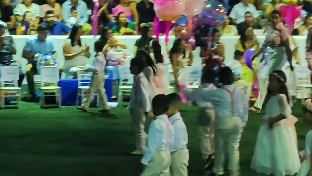 Clausura Kinder de Sarayu смотреть онлайн