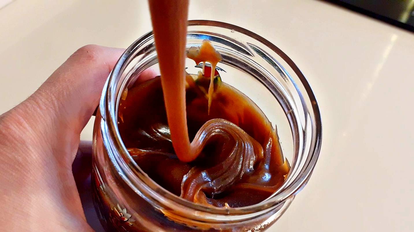 Карамель на сметане. Рецепт очень густой и вкусной карамели! смотреть онлайн