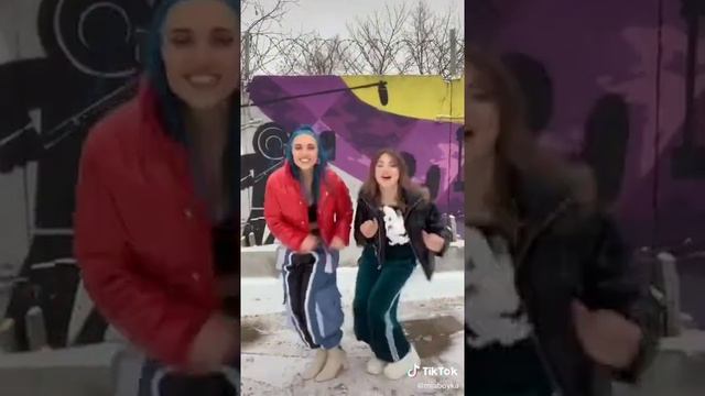 Снежинка Миа Бойка и Аня Покров смотреть онлайн