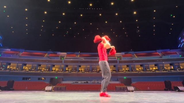 Lucian Fuller - Favorite Juggling Tricks смотреть онлайн